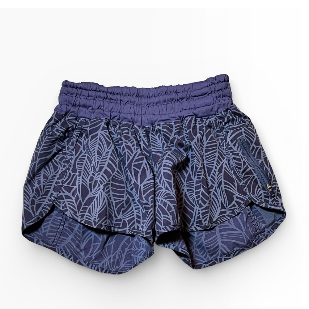 Lululemon Tracker Short II Palm Cadet Purple Leaf Print‎ Running Shorts Womens 6